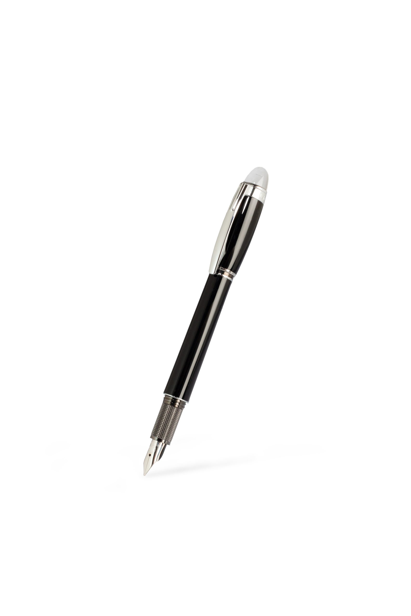 penna foto tecnica per e-commerce su sfondo bianco penna stilografica