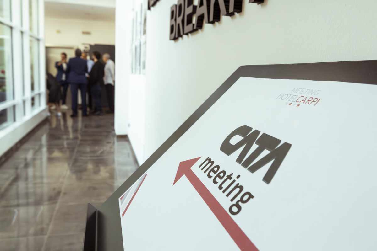 Segnaletica di un evento aziendale CATA Meeting presso un hotel a Carpi
